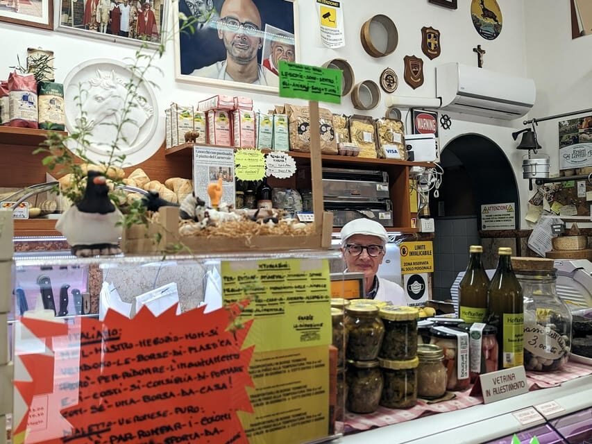 1.5 Hour Food Tour in Verona with Tastings & Sightseeing - Olive oil tastings at Redoro: classic, spicy, and truffle