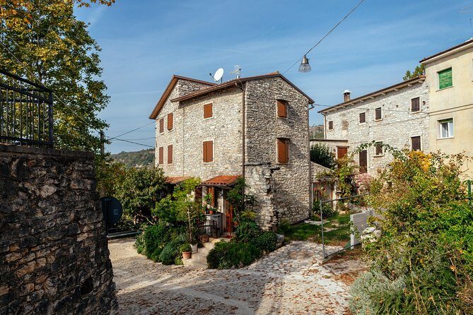 City Escape: Lake Garda Private Day Trip from Verona - Azienda Agricola Pratello: closing with the Valtenesi-Lugana setting
