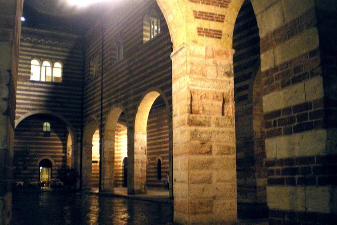 Dark Historical Verona Walking Tour - Piazza delle Erbe: Medieval Punishments You Can Still Visualize