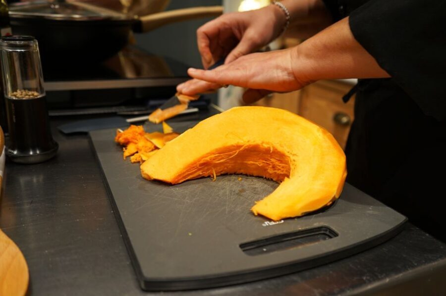 Discover the old market and make fresh pasta - The market hunt: what you buy and why it changes your meal