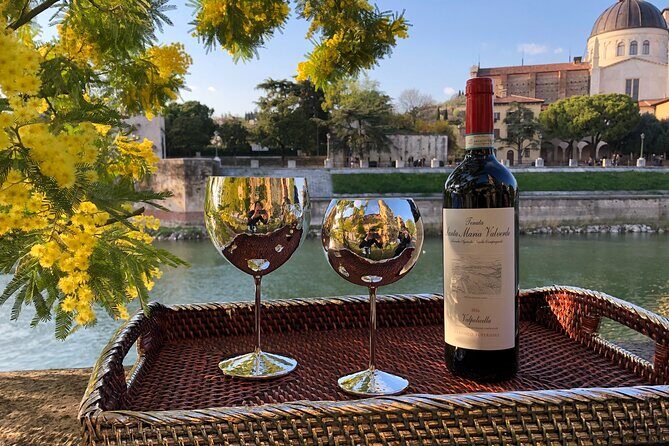 Discover Valpolicella by the River in Verona centre - Biblioteca Capitolare: a calm pause before the tasting portion