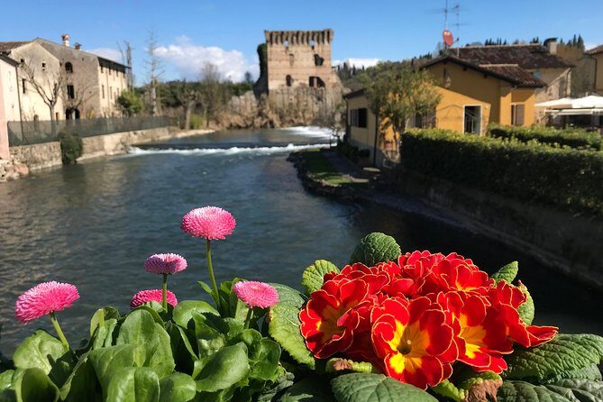 E-bike adventure among medieval castles and old villages - Borghetto sul Mincio: the medieval stop people remember