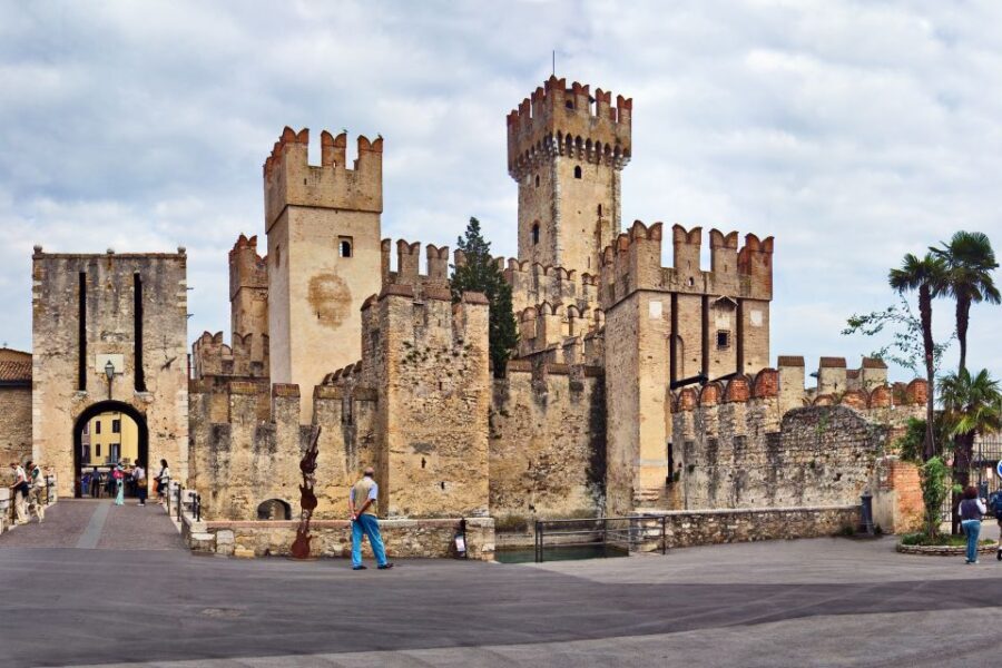 From Verona: Day tour to Lake Garda, Sirmione and Borghetto - Logistics: meeting point, timing, and why small groups matter