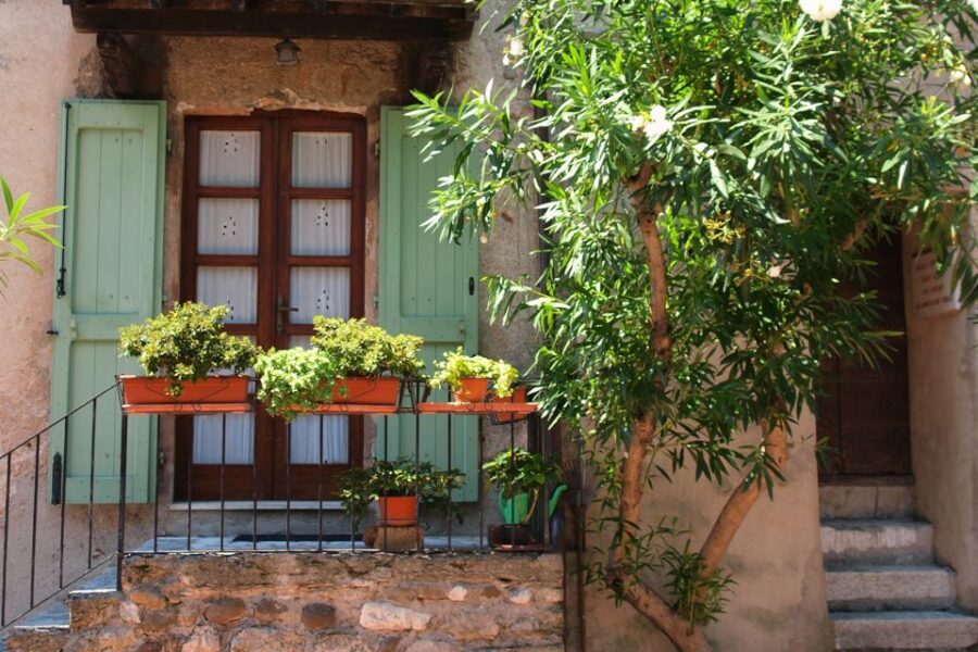 From Verona: Day tour to Lake Garda, Sirmione and Borghetto - Who this tour fits best (and who should choose differently)