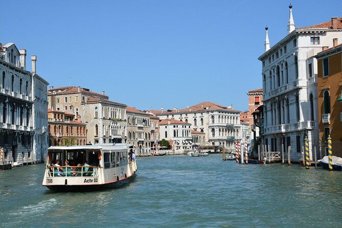 From Verona: Day trip to Venice with tour guide - The Rialto Bridge stop: a short window for a big view