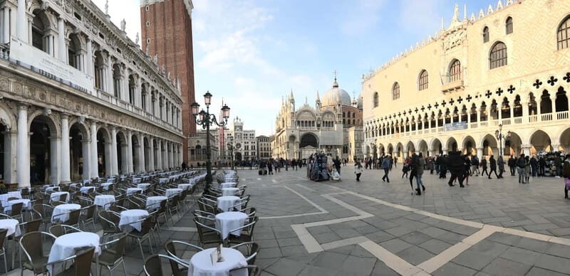 From Verona: Venice full-day guided trip - St. Mark’s Square walking tour: where the headphones earn their keep