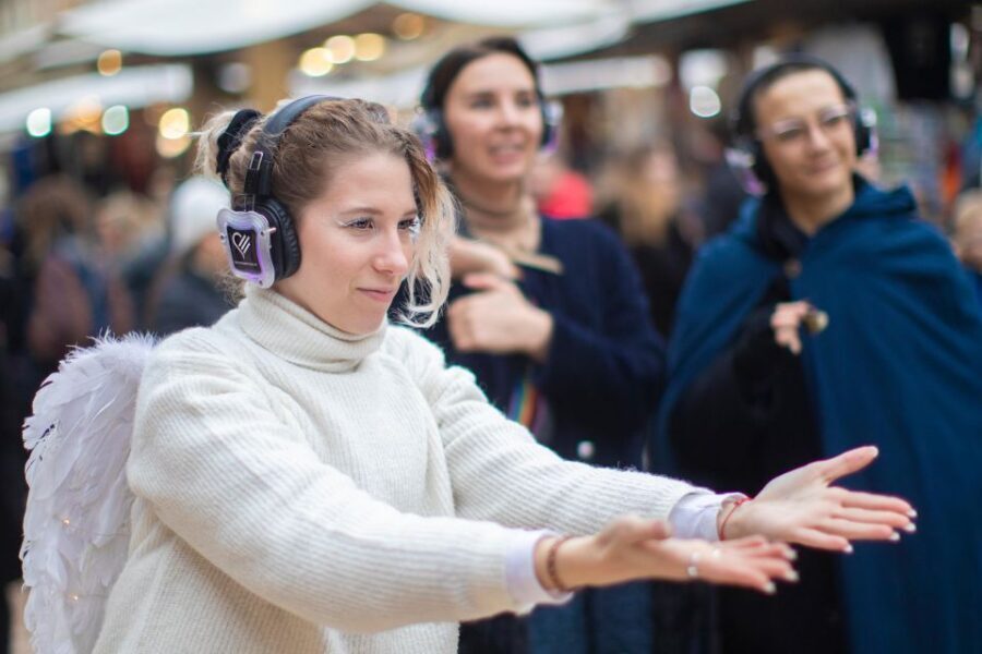 Guided Tour in the center of Verona accompanied by an Angel - Piazza Duomo finish: where the atmosphere changes gears