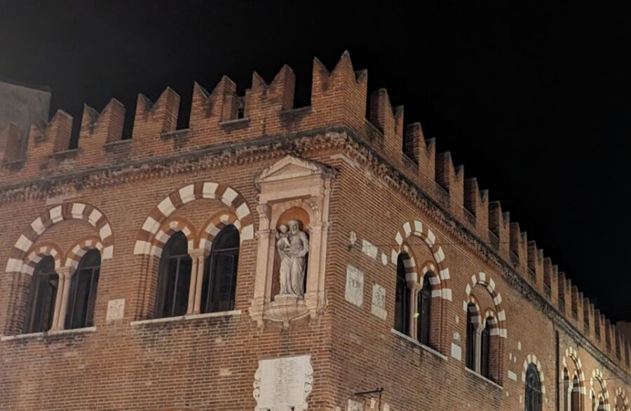 Guided Walking Tour in Verona - Getting Oriented: Meet at Colonna di San Marco in Piazza Erbe