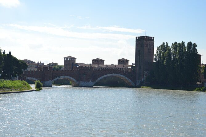 Hidden and fascinating Verona - 2 hour private walking tour - Piazza dei Signori: Dante statue plus power behind the stone