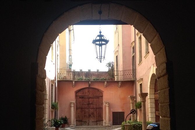 Hidden and fascinating Verona - 2 hour private walking tour - Starting at Piazza Bra: setting yourself up to enjoy, not rush