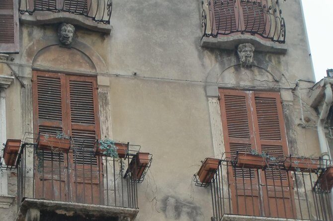 Hidden Verona at Sunset - evening walking tour - Stop 1: Piazza delle Erbe market square