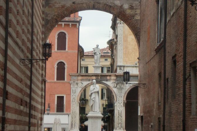Hidden Verona at Sunset - evening walking tour - Arena di Verona area: the love-tragedy setting