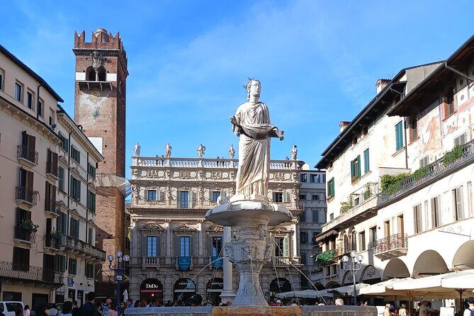 Hidden Verona & Kids Fun tour - Arche Scaligere tombs: seeing medieval power in gothic stone