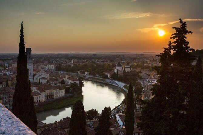 Highlights & Hidden Gems of Verona at Sunset with cable car - Small-Group Advantage (Max 10): Why This Tour Feels Personal