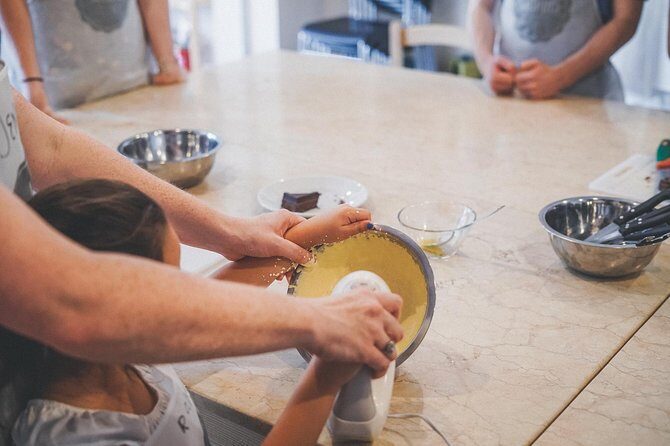 Homemade Gelato Making Class in Verona - Hosts and the small-group advantage in a Verona kitchen