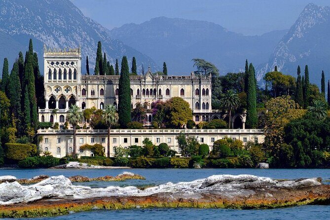 Lake Garda Tour aboard a Venetian Taxiboat - A Venetian taxiboat is the smart way to see Lake Garda in half a day