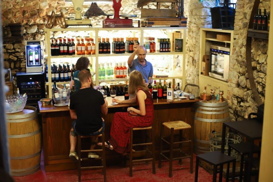 Lazise: Historical Center Wine Tasting Tour - The human side: your guide and the small-group advantage
