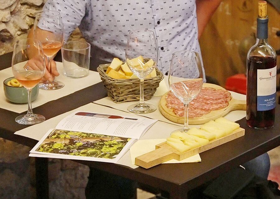 Lazise: Historical Center Wine Tasting Tour - Making it work with your day in Lake Garda