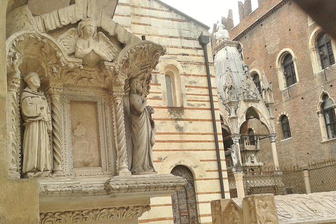 Make your Romantic Proposal in the City of Love - Piazza delle Erbe: Old Verona and Daily Life in One Frame