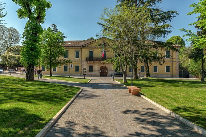 Peschiera Walking Tour- Passeggiata nella storia - Palazzina storica: what the included admission really adds