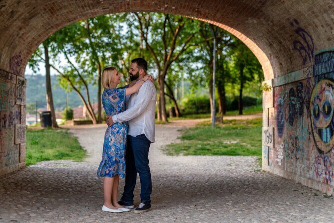 Romantic Photoshooting in Verona - Your 90-minute walking-and-shooting rhythm