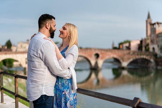 Romantic Photoshooting in Verona - The value: $178.84 per group for a full photo session