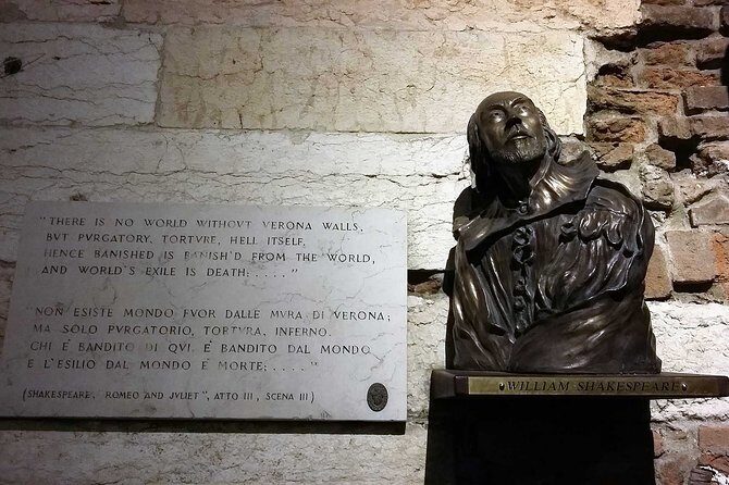 The city of Romeo and Juliet: A self-guided audio tour through Verona - How the VoiceMap experience feels day-of: pacing, offline mode, and headphones