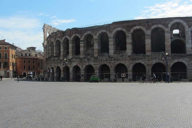 The city of Romeo and Juliet: A self-guided audio tour through Verona - Start at I Portoni della Bra, then get your bearings fast