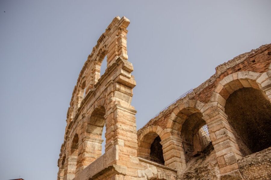 The Highlights of Verona Small Group Walking Tour - A two-hour plan that helps you read Verona fast