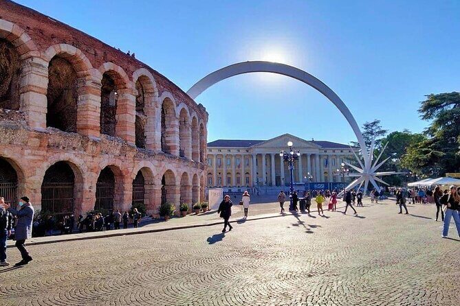 Tour to discover the Unique History of Verona, the City of Art - Arche Scaligere and Piazza dei Signori: Medieval Power in Plain Sight