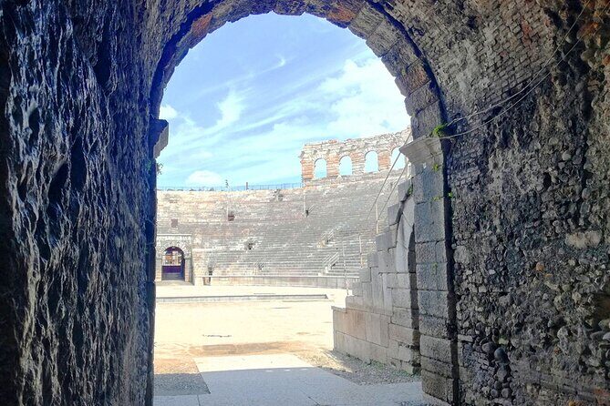 Tour to the Arena di Verona at the Gladiator's Time - Entering the Arena di Verona: why this amphitheater still makes sense