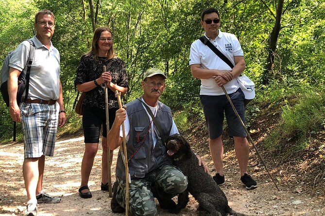 Truffle Hunting with Wine Tasting - When truffle hunting is closed: the vineyard, cellars, and farmhouse swap