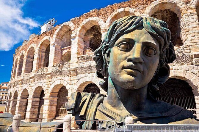 Verona Arena and Historic Highlights: A Guided Walking Tour - Piazza dei Signori: political Verona in walking-distance form