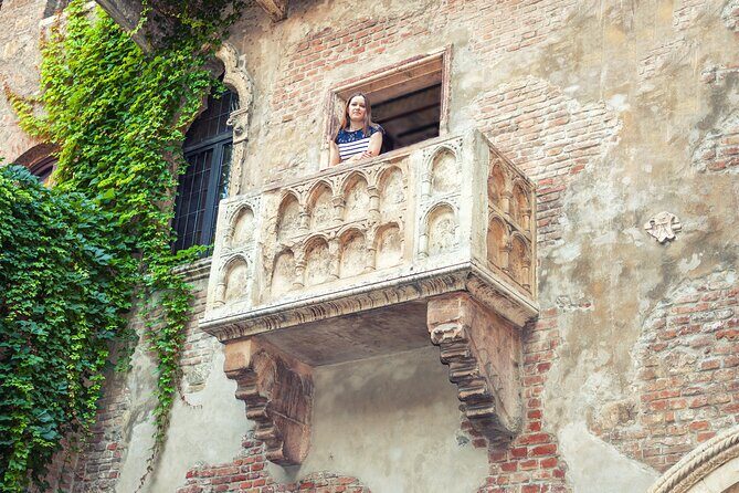 Verona Arena and Historic Highlights: A Guided Walking Tour - Casa di Giulietta: the Shakespeare myth with real street energy
