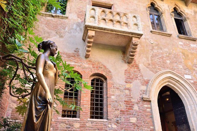 Verona by Moonlight: A Nighttime Path Through History and Romance - Why Verona by Moonlight Works After Dark