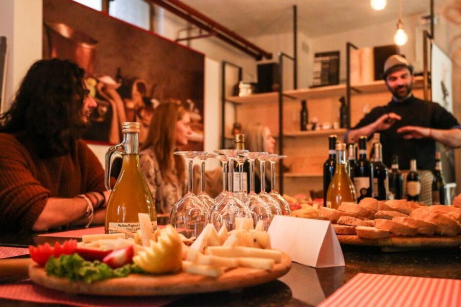 Verona centro: Olive Oil Tasting Experience - Where it happens: La Bottega di Verona and the shop-world feel