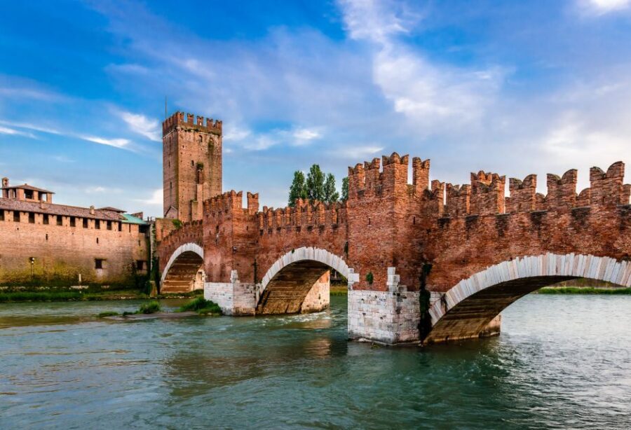 Verona: City Highlights Private Tour - Piazza dei Signori and the Dante connection