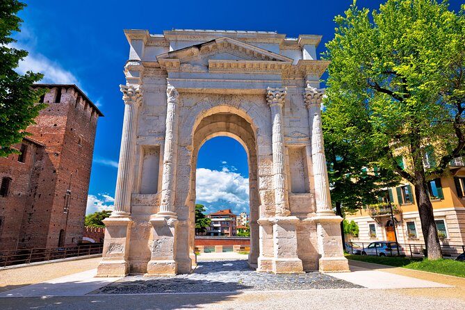 Verona: City Highlights Private Tour - Casa di Giulietta: the story behind the balcony obsession