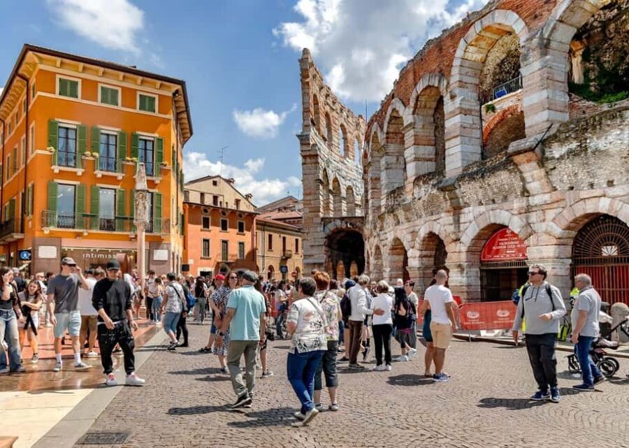 Verona: City Walking Tour with Cable Car & Wine Aperitif - Verona Quick Highlights