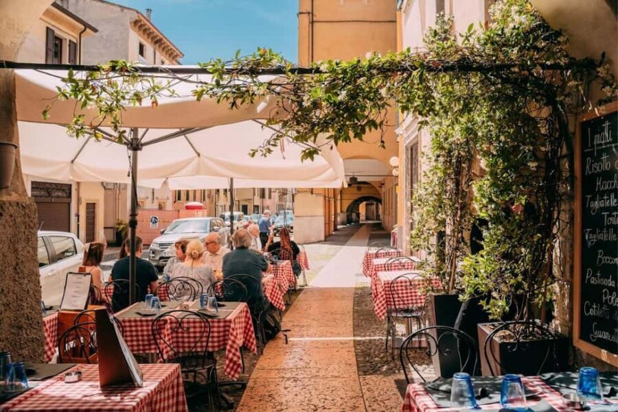 Verona: Food and Wine Tasting Walking Tour - The Savory Middle: Handmade Meatballs and Risotto all’Amarone