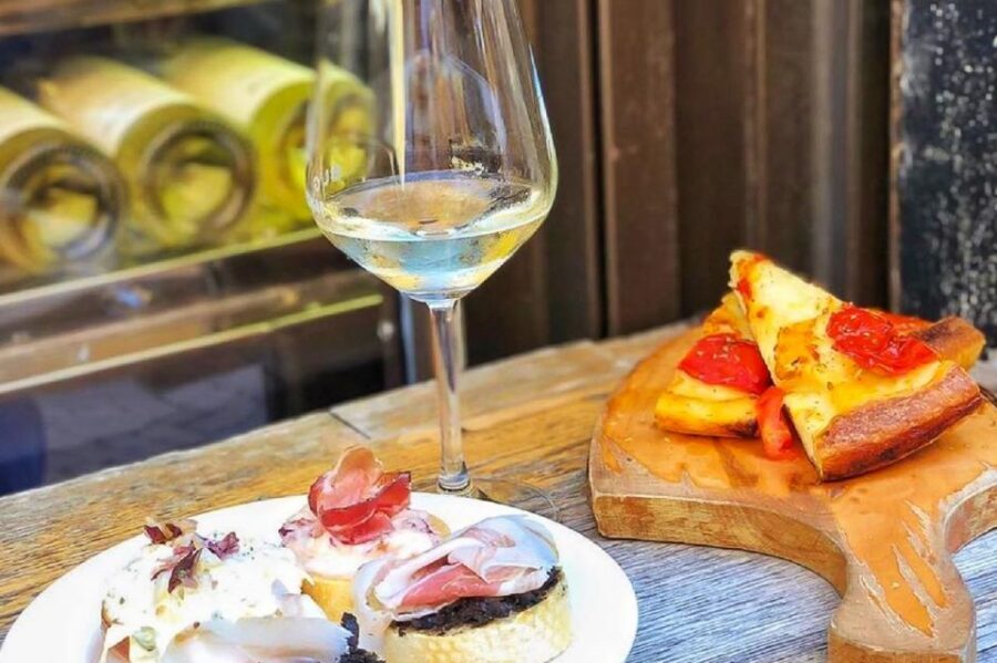 Verona: Full Meal & Wine Tasting Walking Tour - Aperitivo at Ponte della Vittoria: Wine First, Then the Rhythm