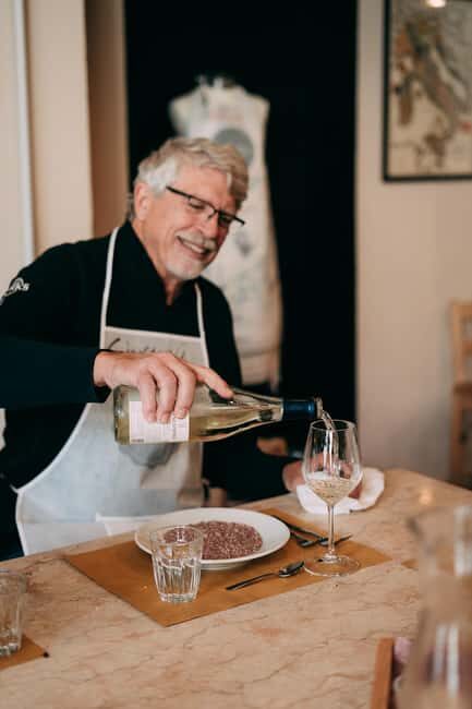 Verona: Hands-on Fresh Pasta and Tiramisù Cooking Class - Finding the Kitchen in Verona (and why meeting points matter)