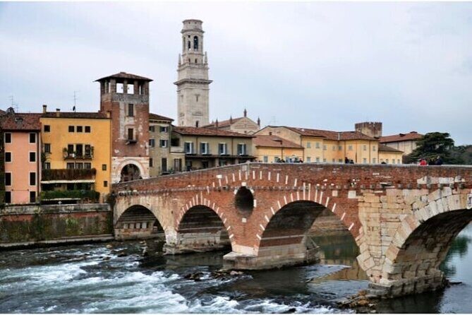 Verona Highlights & Hidden Gems Walking Tour - Vicolo del Guasto and Porta Borsari: Side Streets and Roman Gate Energy