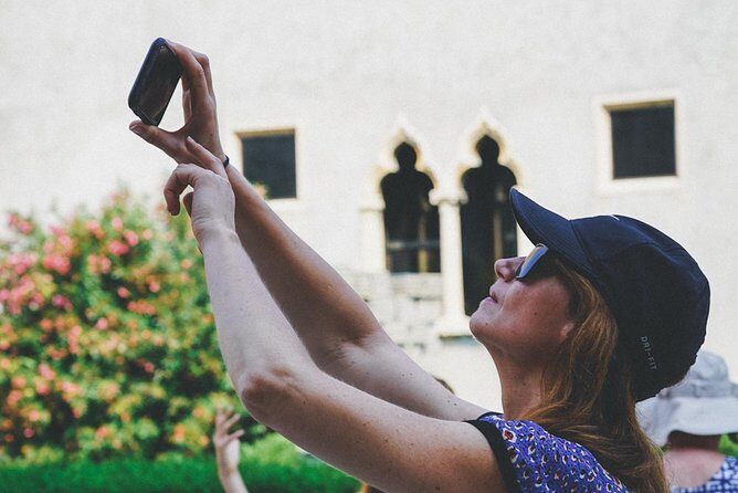 Verona Highlights Walking Tour in Small-group - Juliet’s House Courtyard and Romeo’s House Exterior: Legends With Location Clues