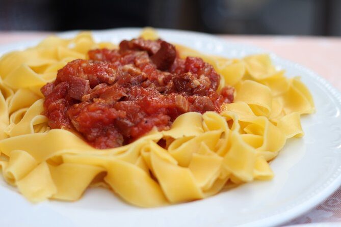 Verona Highlights with Local: Walking Tour Juliet's House Tickets - A two-hour Verona walk that balances romance and facts