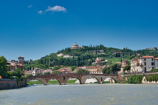 Verona Highlights with Local: Walking Tour Juliet's House Tickets - Why the guide makes or breaks this tour