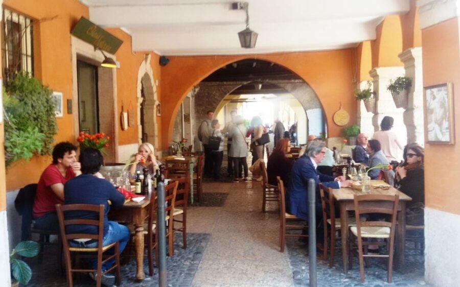 Verona: History and Hidden Gems Guided Walking Tour - Riva San Lorenzo and the Adige Views: A Break from the Straight-Line Sights
