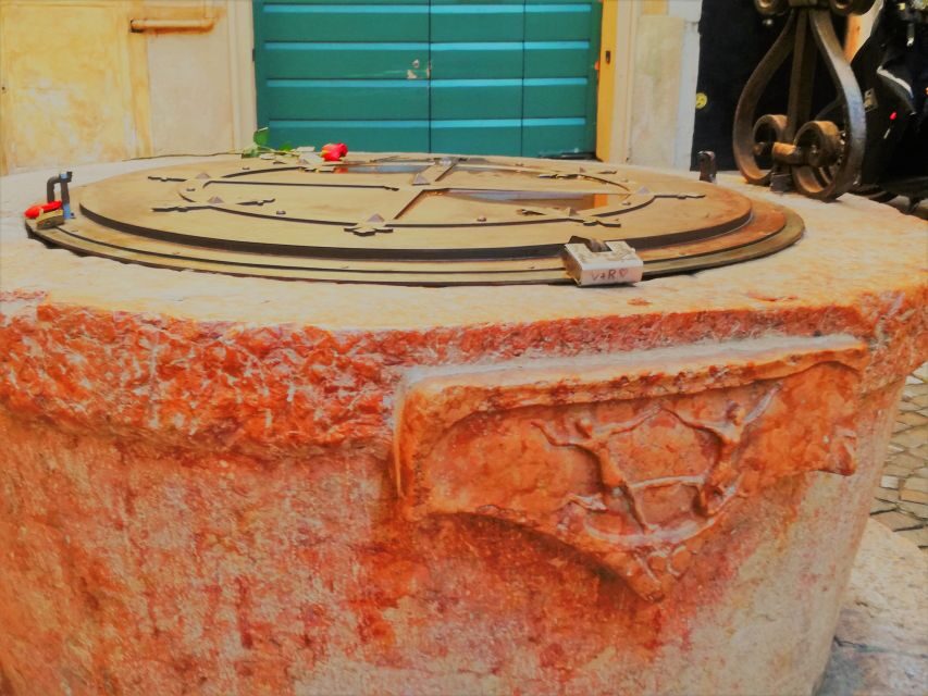Verona: History and Hidden Gems Guided Walking Tour - Piazza delle Erbe: The Market Square as a Living Time Capsule
