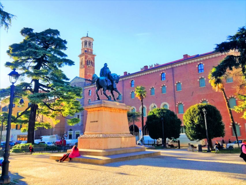 Verona: History and Hidden Gems Guided Walking Tour - Meeting in Piazza Bra: Setting the Tone (and the Pace)