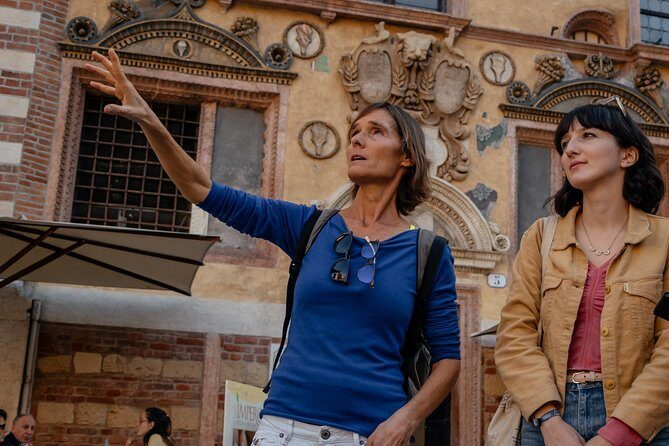 Verona Juliet's House & City PRIVATE TOUR with Ticket Included - Piazza delle Erbe and the wine-cellar tasting